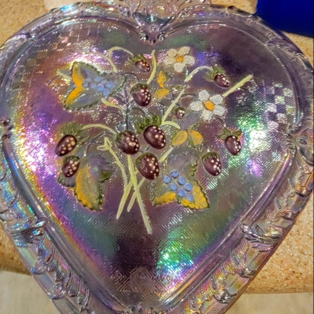 Fenton heart shaped trinket box